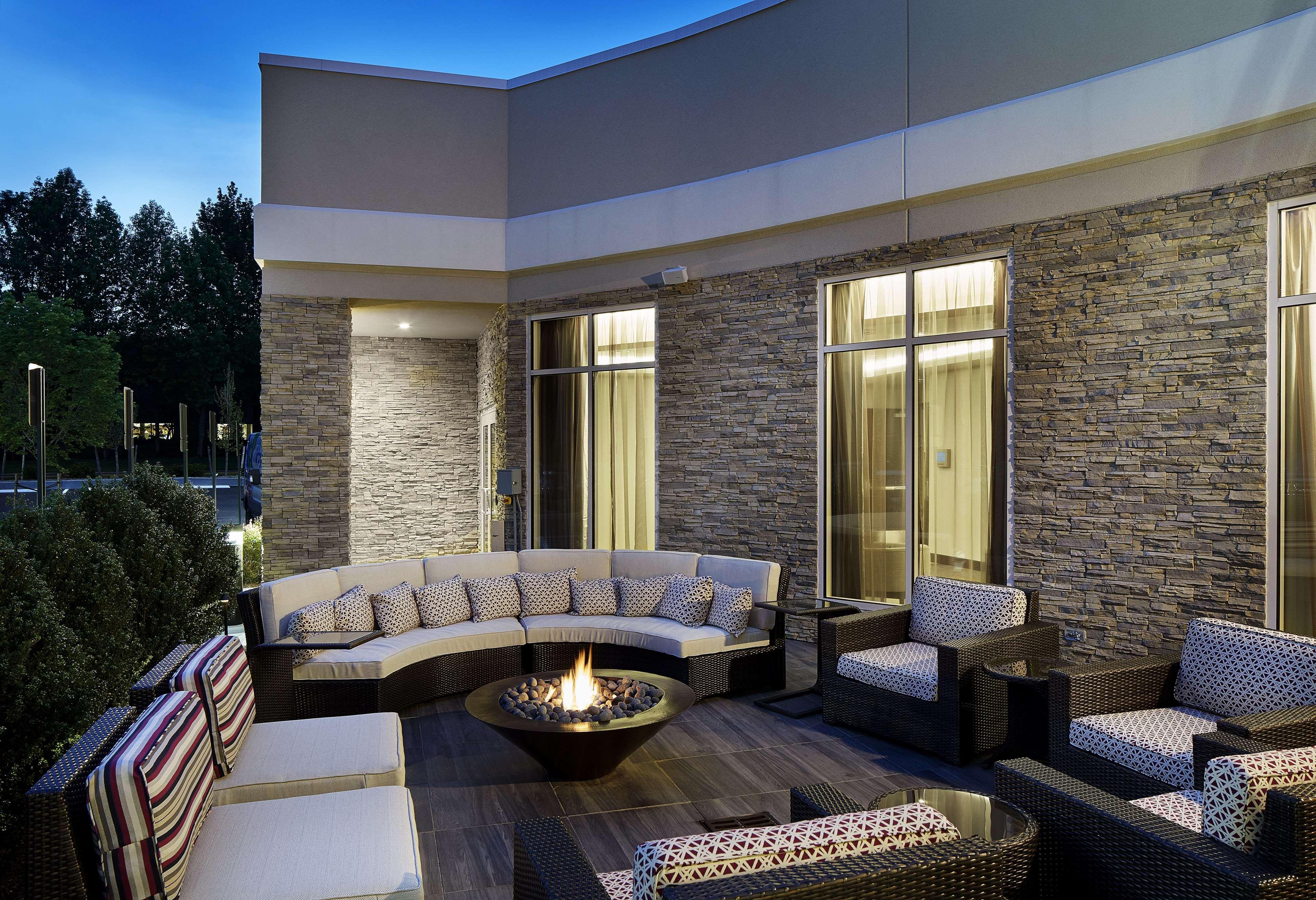 Hilton Garden Inn Roslyn Exterior photo