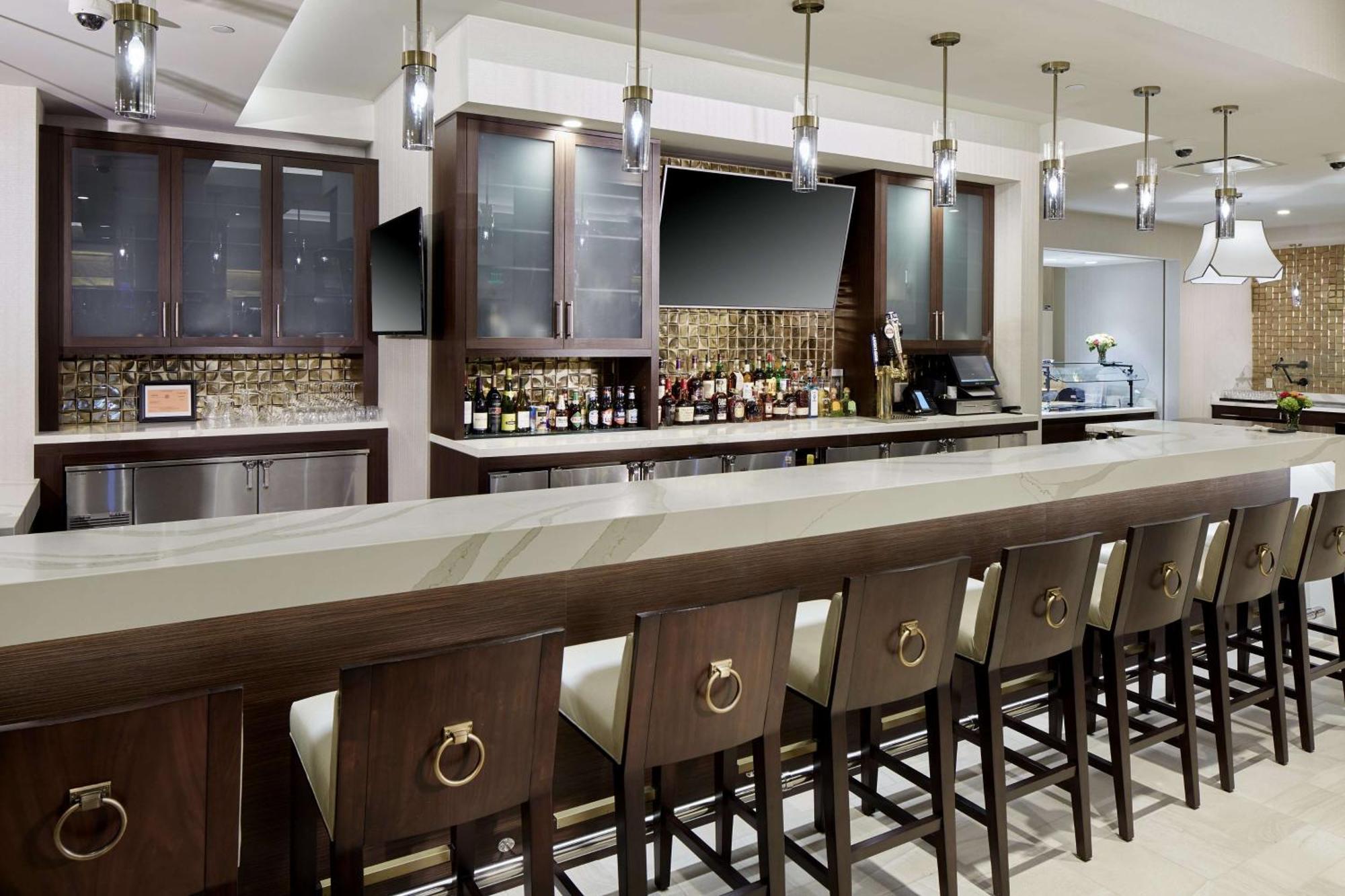 Hilton Garden Inn Roslyn Exterior photo