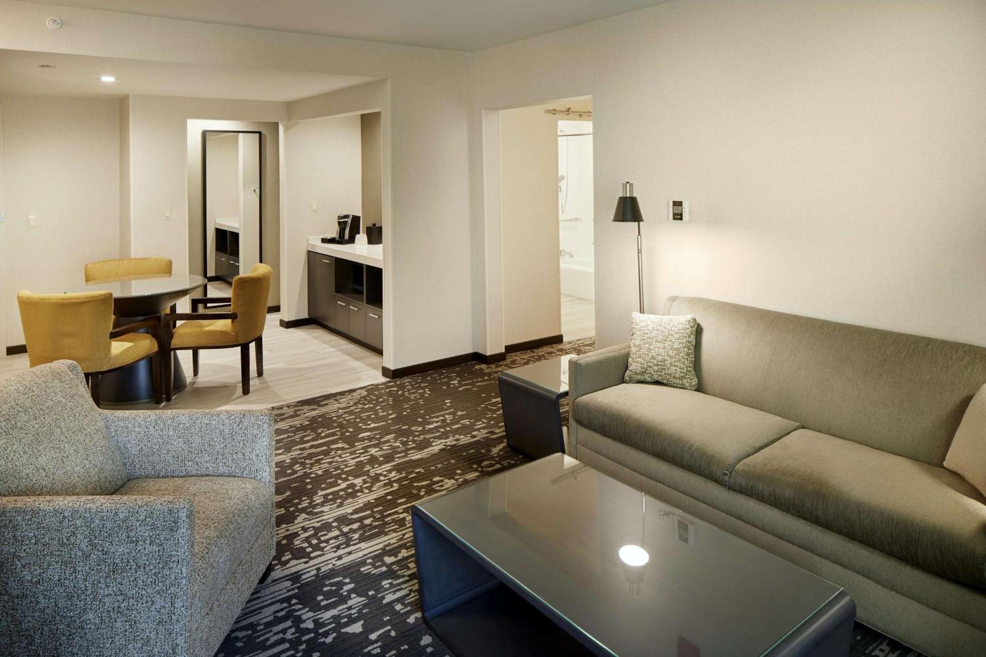 Hilton Garden Inn Roslyn Exterior photo