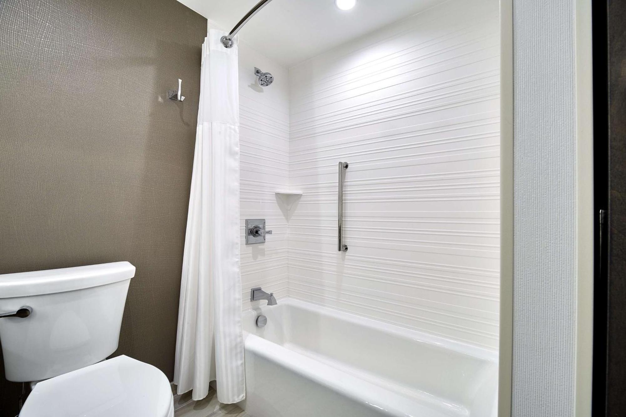 Hilton Garden Inn Roslyn Exterior photo